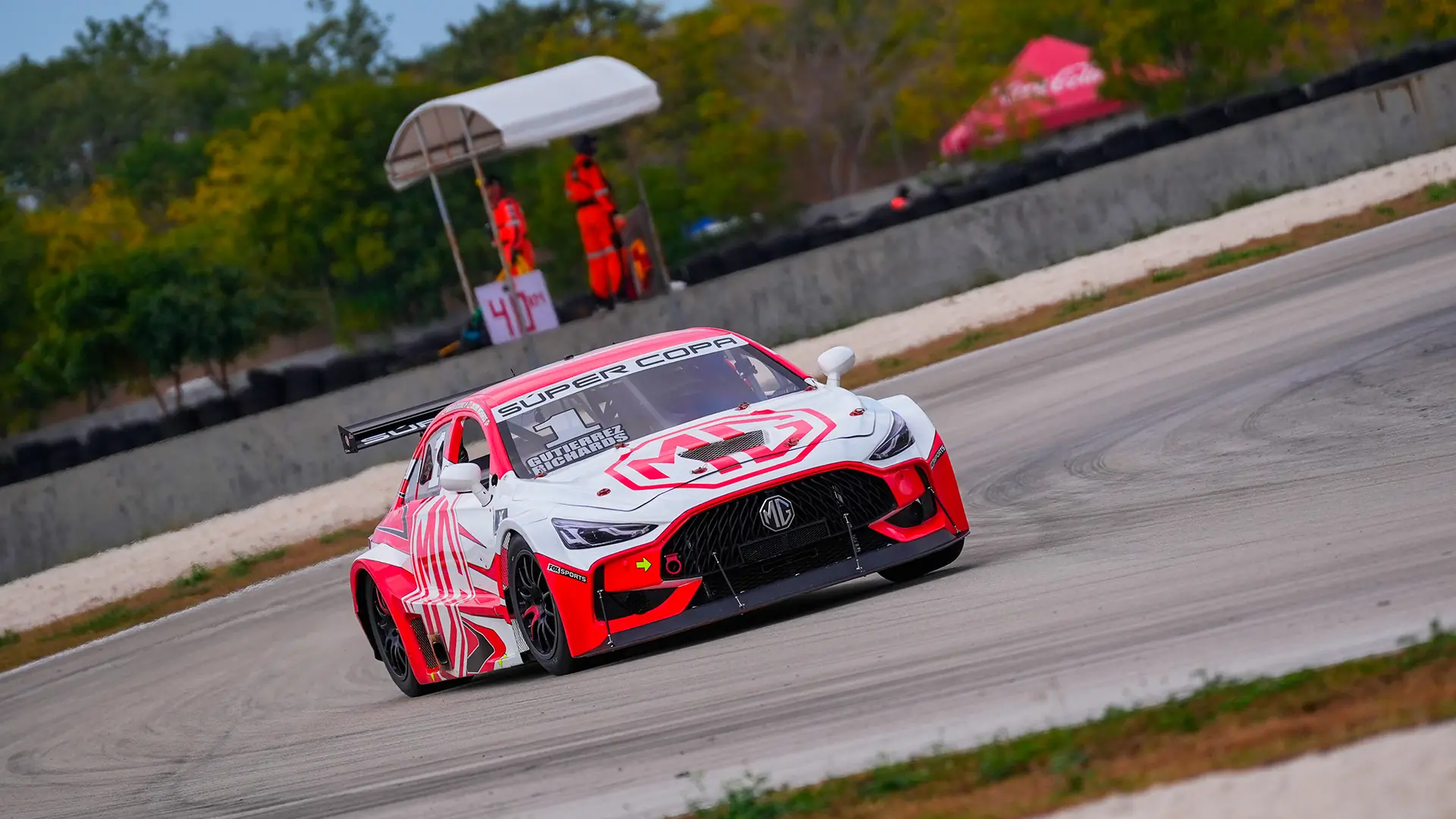 https://mgmotor.sfo2.digitaloceanspaces.com/storage/patrocinios/super-copa/galeria/mg-supercopa-galeria-02.webp